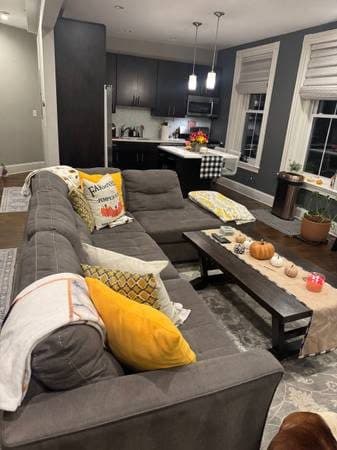 $2,150- Master Suite w/ Private in suite bath 1722 sq ft furnished 1