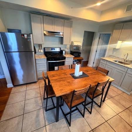 CLICK HERE—->>CLEAN ROOM FOR RENT!! 2