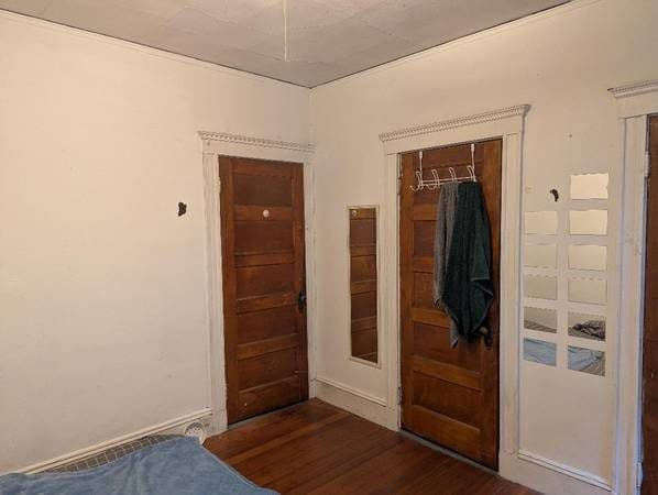 2 Rooms Available September 1st in 4 Bedroom Apt.: Washington Square! 1
