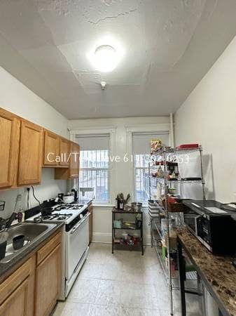 NO FEE- SPACIOUS 2 BED with back PORCH! 3