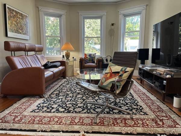 Sep-May Furnished Luxury in Somerville's Best Neighborhood 1