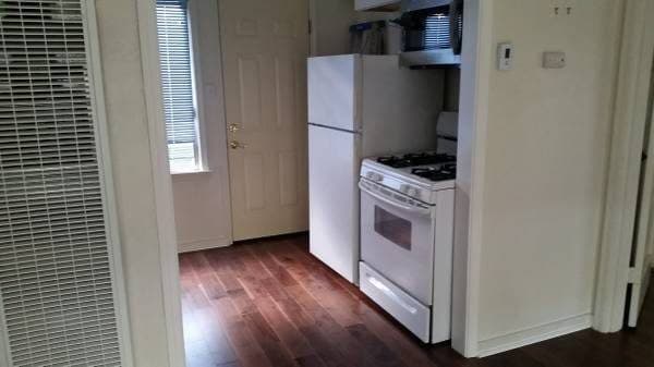 $2,400 / 1br - 400ft2 - 1 Bedroom Cottage w/ Backyard near Downtown 3
