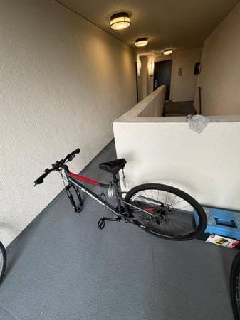 B'TWIN Riverside 500 Hybrid Bike – Needs Front Wheel – $50 1