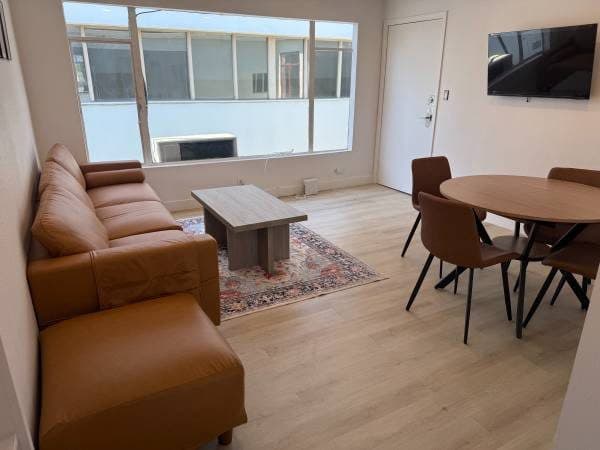 478 San Vicente Blvd apartment 201 3