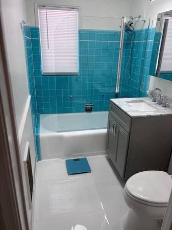 Beautiful apartment in prime Beverly Center/Grove location! 3