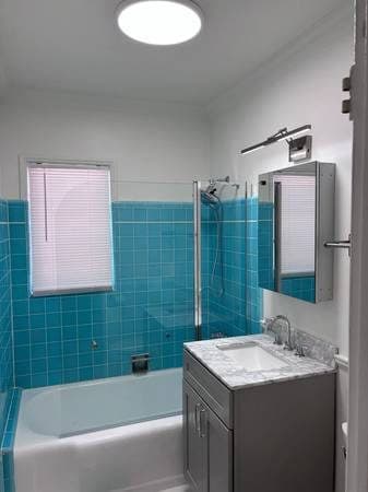 Beautiful apartment in prime Beverly Center/Grove location! 2