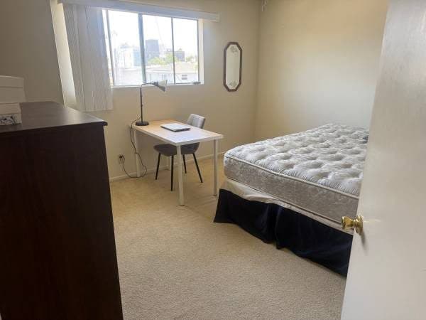 Subletter / Temp Roommate 2BR 2BA - 6/1 Bright Airy Large Avail -ASAP 3