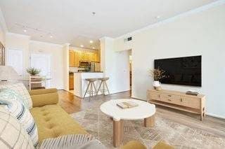 Closet Organizers, Hardwood Floors, 2/BD 2/BA 3