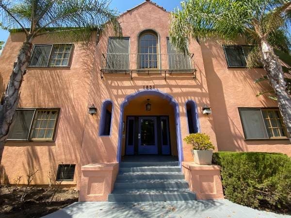 NO SECURITY DEPOSIT-LARGE STUDIO IN THE HEART LOS FELIZ-103 1