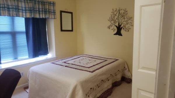 Furnished Mid-Size Room for Rent (Female Only) 1