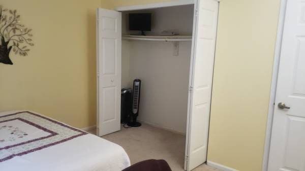 Furnished Mid-Size Room for Rent (Female Only) 3