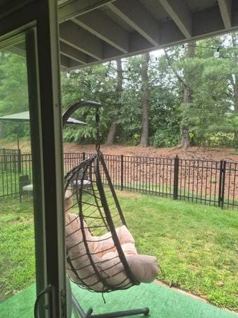 CLEAN ROOM FOR RENT IN PLAINSBORO!!! 1