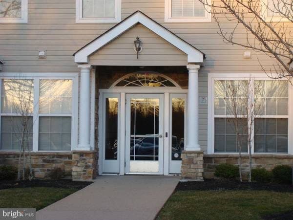 Beautiful 2 Bedrooms and 2 Bathrooms Condo for Rent 3