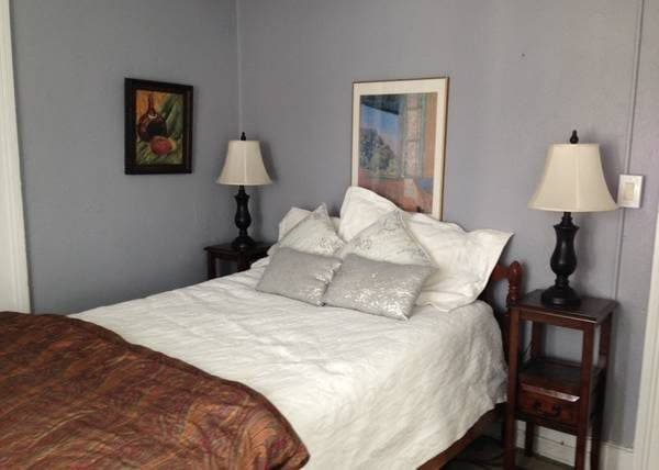 1 Bedroom in Charming House 1