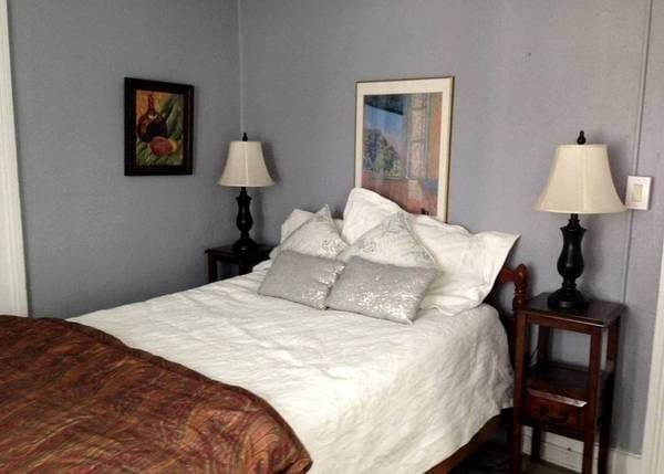 $600 1BR in Charming House (New Haven) 1