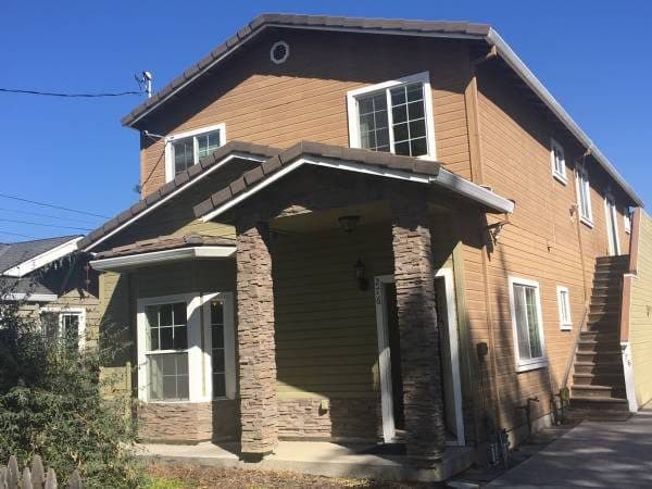 Sunny Apartment Near SJSU, A/C, Laundry, On Site Parking 2