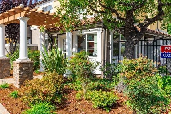 Maximize Your Comfort! Spacious 1 BR, Wood-Style Floors, Pool 2