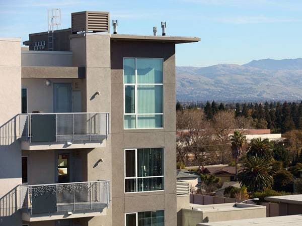 2B2B + LOFT IN NON-SMOKING NEIGHBORHOOD 1