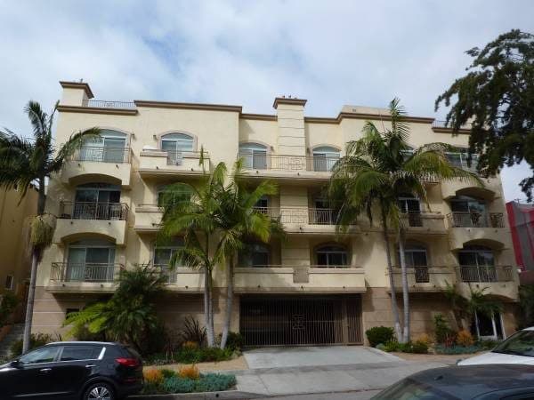 Private furnished bedroom and bathroom available near UCLA in WLA 1