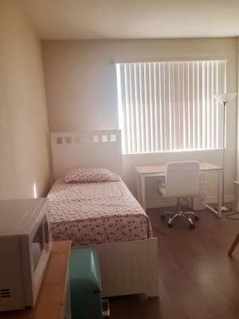 Private furnished bedroom and bathroom available near UCLA in WLA 2