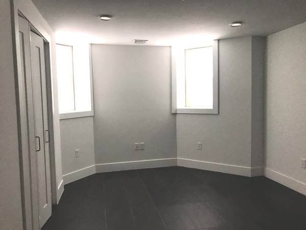 Room in Modern Quiet Condo with Central A/C 3