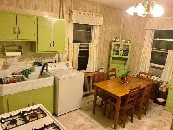 Andrew Sq, Great Location, Eat-in Kitchen, Laundry, NO FEE -#2MB 2