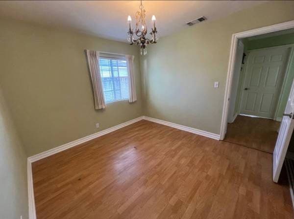 Bedroom with shared bath for rent 3