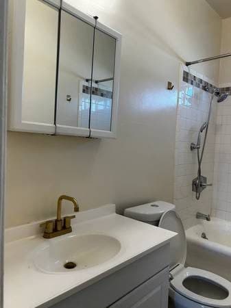 640 N.Vista 1