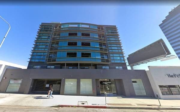 Private room in luxury apartment on Wilshire 2