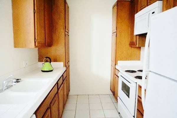 Furnished LOFT near UCLA, high ceiling 3