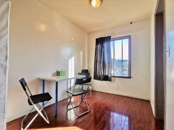 Super affordable bedroom in Santa Monica 3