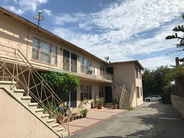 Super affordable bedroom in Santa Monica 2
