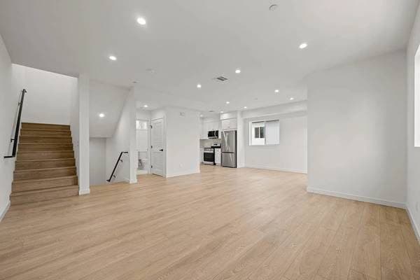 Room w/private bath - cleaning service, internet & utilities included 2