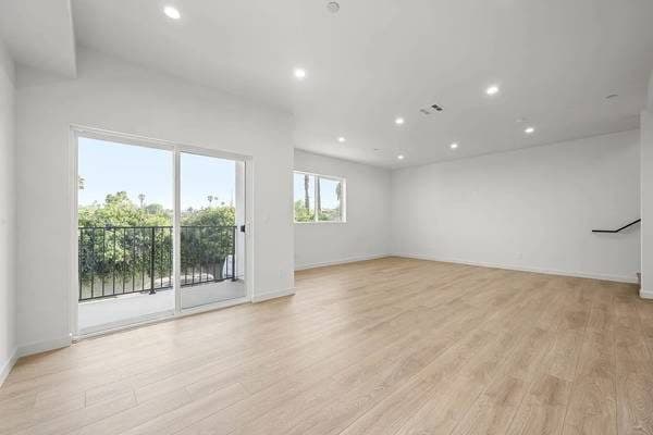 Room w/private bath - cleaning service, internet & utilities included 3