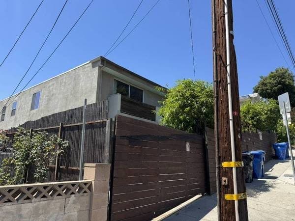 Room Available in Light-Filled Echo Park 3 BDR Apartment AVAILABLE NOW 1