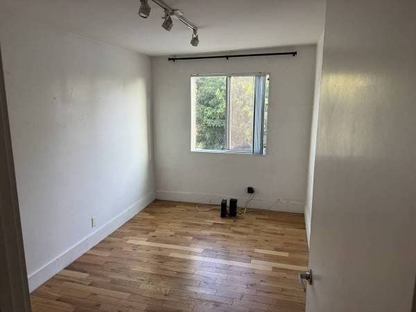 Room Available in Light-Filled Echo Park 3 BDR Apartment AVAILABLE NOW 3
