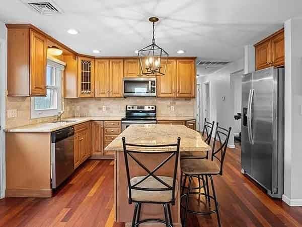 Cozy 2 bedroom, 2 bath home 3