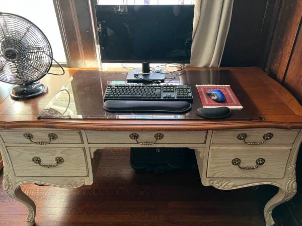 Large Desk 1