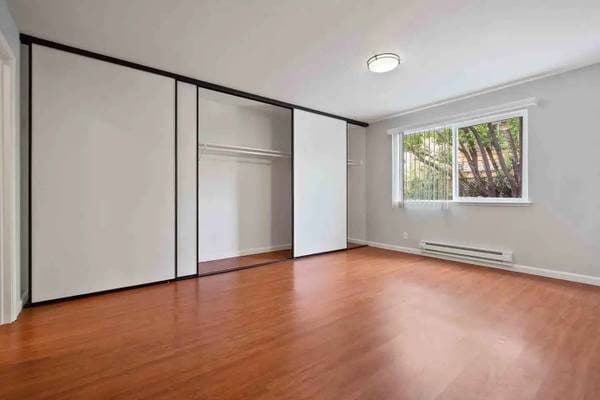 *** BEAUTIFUL BRIGHT UNIT ~ HIGH CEILINGS ~ SECURE PROPERTY *** 3