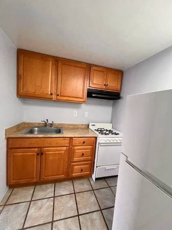 Serene studio with utilities included 3
