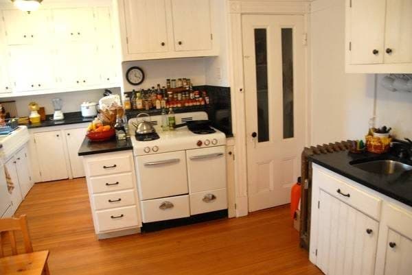 Eco-Friendly, Semi-Intellectual, Semi-Co-op - Cozy Room, Spacious Home 2