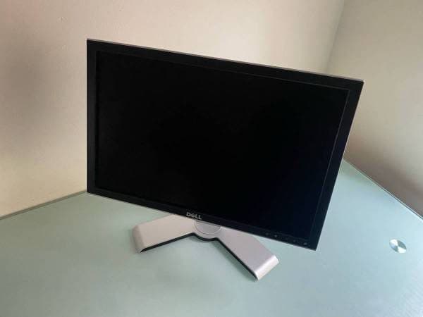 Dell 20” LCD Computer Monitor Model 2009Wt 2