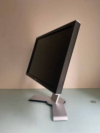 Dell 20” LCD Computer Monitor Model 2009Wt 3