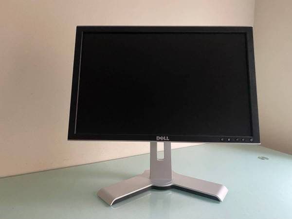Dell 20” LCD Computer Monitor Model 2009Wt 1