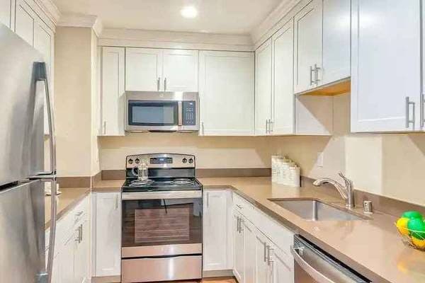 TURNKEY READY // TOTAL INTERIOR REFRESH // VACANT NOW 1