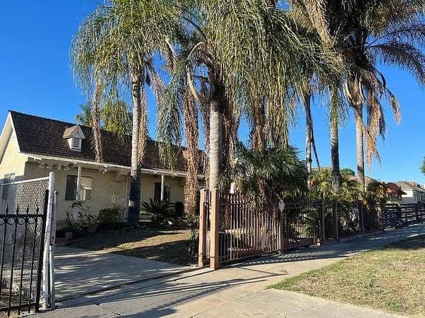 $800 / 1br - Mid City Crenshaw and Washington Room for Rent (Mid City) 1
