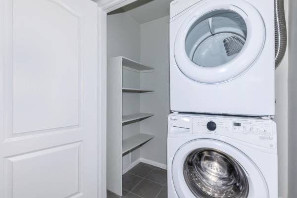 Los Angeles CA, Arched Skyline Viewing Windows, 1 Bed 2
