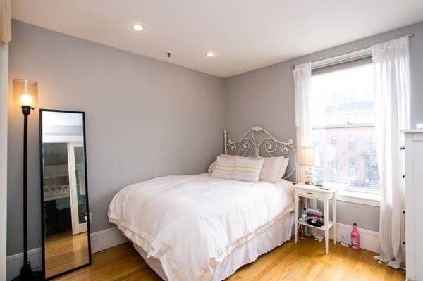 One bedroom in a 3b/1b apartment in South End available on 9/1 2