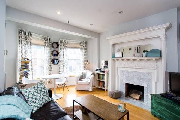 One bedroom in a 3b/1b apartment in South End available on 9/1 1