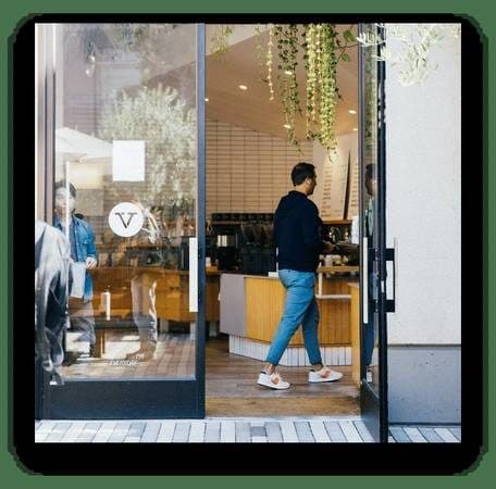 TMLP 14-mo. | Menlo's Modern Sanctuary: Washer/Dryer in Units, Courtyard Pergola 2